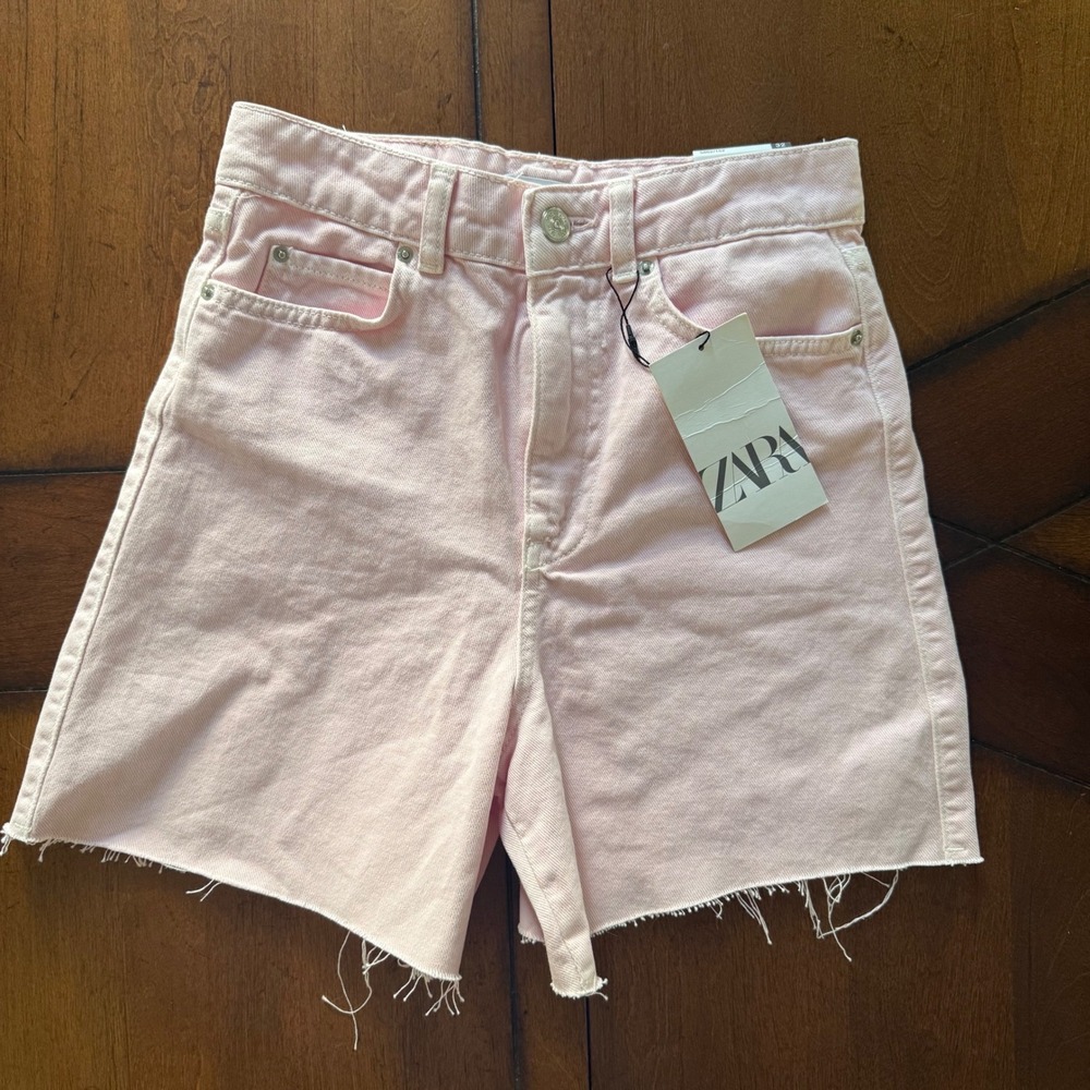 NWT Zara High Rise Rigid‎ Denim Shorts Pink Raw Hem 5862/152 Womens Size 0 22